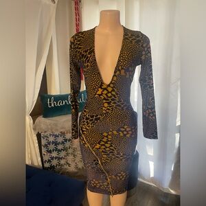 Codigo Elegant Deep V-Neck snake like Patterned Dress Medium Bodycon Royal